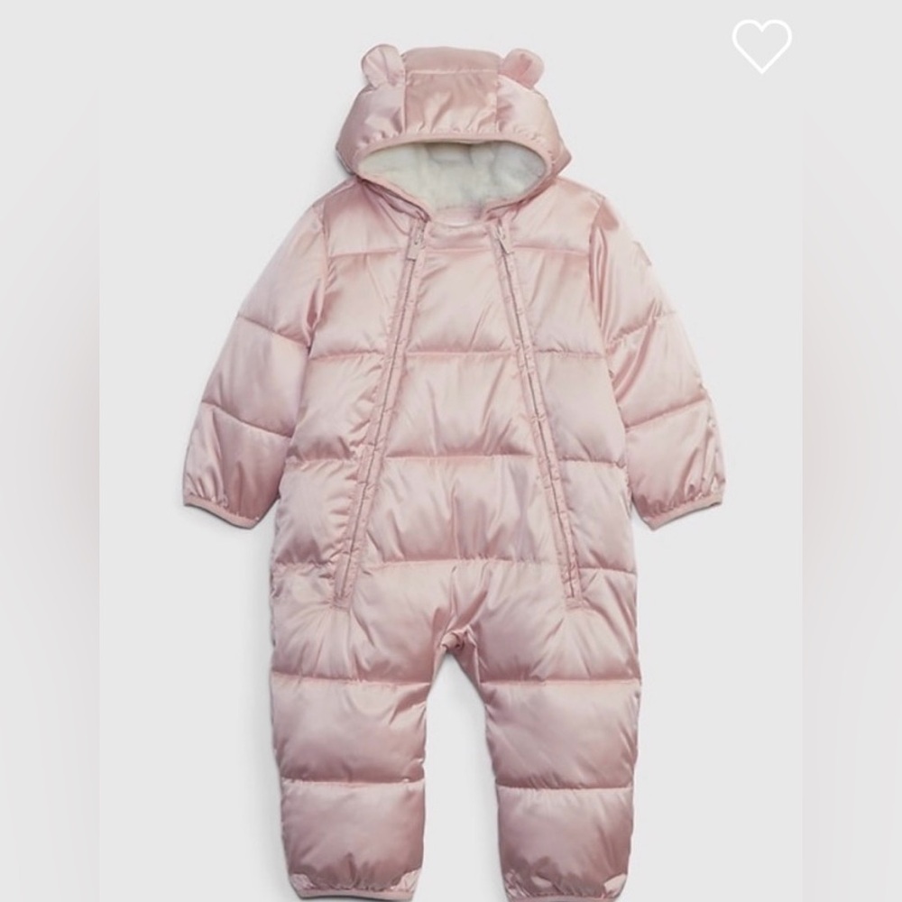 NWT Baby Gap water resistant, fleece-lined puffer in light pink. 12-18 months